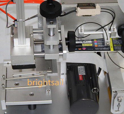 Sticker 10 Times Per Min 0.6Mpa Automatic Labeling Machine